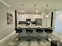 Stunning 4 Bd w Pool Storey Lake Resort 2613