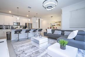 Stunning 4 Bd w Pool Storey Lake Resort 2613