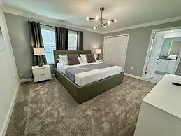 Stunning 4 Bd w Pool Storey Lake Resort 2613