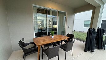 Stunning 5Bd w Pool Close to Disney at Champions Gate 8956