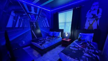 Stunning 5Bd w Pool Close to Disney at Champions Gate 8956