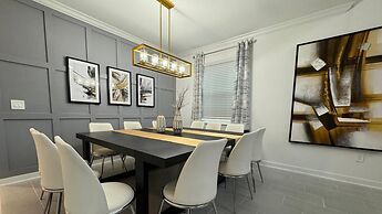 Stunning 5Bd w Pool Close to Disney at Champions Gate 8956