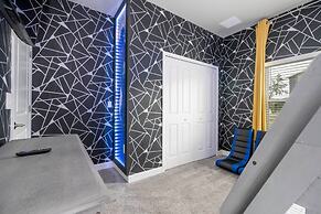 Stunning 4 Bd w Pool Storey Lake Resort 2400