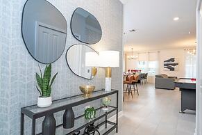 Stunning 4 Bd w Pool Storey Lake Resort 2400