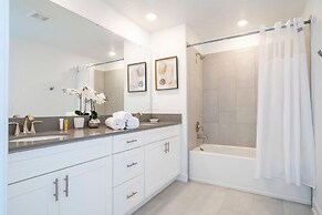 Stunning 4 Bd w Pool Storey Lake Resort 2400