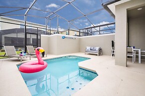 Stunning 4 Bd w Pool Storey Lake Resort 2400