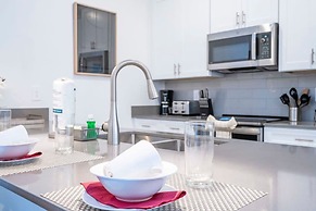 Stunning 4 Bd w Pool Storey Lake Resort 2400