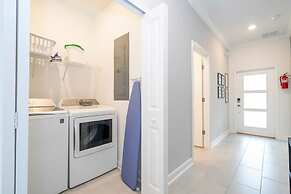 Stunning 4 Bd w Pool Storey Lake Resort 2400