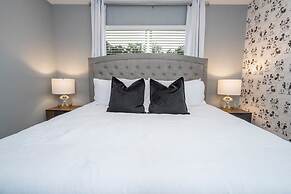 Stunning 4 Bd w Pool Storey Lake Resort 2400