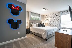 Stunning 4 Bd w Pool Storey Lake Resort 2400