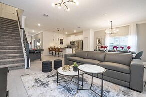 Stunning 4 Bd w Pool Storey Lake Resort 2400