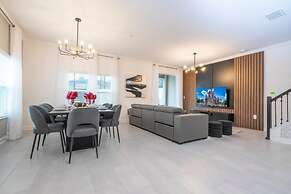 Stunning 4 Bd w Pool Storey Lake Resort 2400