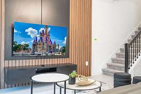 Stunning 4 Bd w Pool Storey Lake Resort 2400