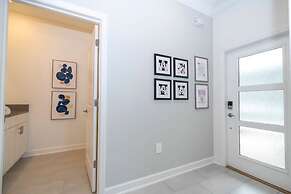 Stunning 4 Bd w Pool Storey Lake Resort 2400