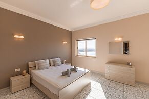 Harbour View Spacious 2BR Apartment