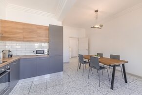 Harbour View Spacious 2BR Apartment