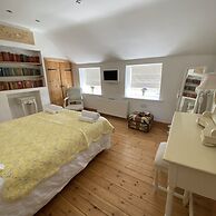 Immaculate Historical 2-bed Cottage in The Fens