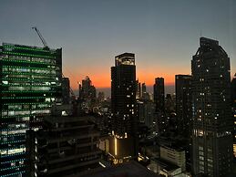 Serviced 2 Bed Skyvillas With View