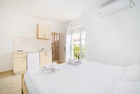 Studio Apartments Near Center 5