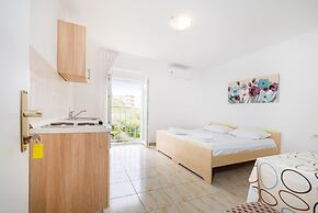 Studio Apartments Near Center 5