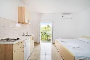 Studio Apartments Near Center 5