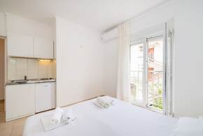 Studio Apartments Near Center 7