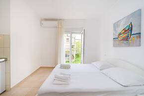 Studio Apartments Near Center 7