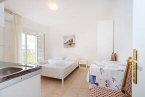 Studio Apartments Near Center 7