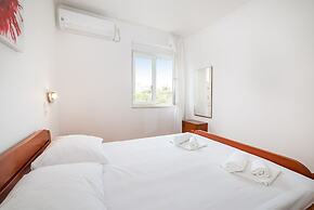 Room in Guest Room - Private Room Near Center 6