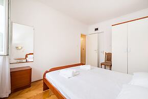 Room in Guest Room - Private Room Near Center 6