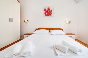 Room in Guest Room - Private Room Near Center 6