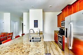 Bright & Cheery Vacation Villa-1638st 5 Bedroom Townhouse by RedAwning