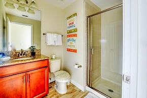 Bright & Cheery Vacation Villa-1638st 5 Bedroom Townhouse by RedAwning