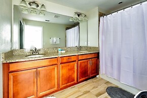 Bright & Cheery Vacation Villa-1638st 5 Bedroom Townhouse by RedAwning