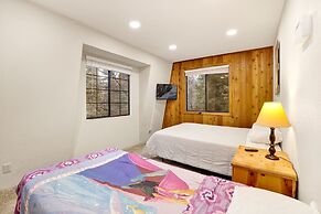 2396-moonridge Escape 3 Bedroom Cabin by RedAwning