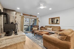 Luxury at Altitude Base Camp 2 Bedroom 2 Condo by RedAwning