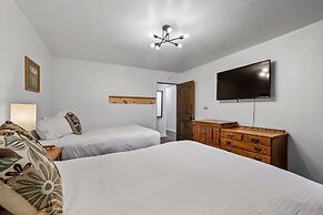 Luxury at Altitude Base Camp 2 Bedroom 2 Condo by RedAwning