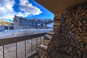 Luxury at Altitude Base Camp 2 Bedroom 2 Condo by RedAwning