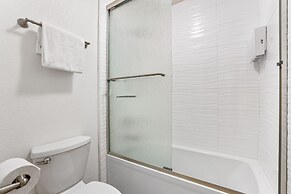 Luxury at Altitude Base Camp 2 Bedroom 2 Condo by RedAwning