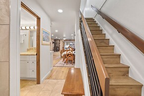 Luxury at Altitude Base Camp 2 Bedroom 2 Condo by RedAwning