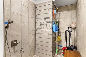 Luxury at Altitude Base Camp 2 Bedroom 2 Condo by RedAwning