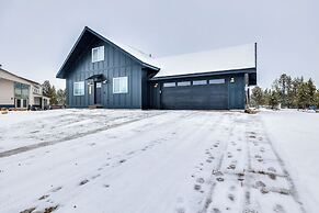 Family-friendly Donnelly Home w/ Private Hot Tub!