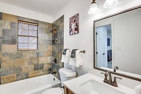 Near Lake Fork: Home w/ Fire Pit in Yantis!