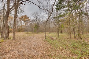 Peaceful Yantis Retreat - 1 Mi to Lake Fork!