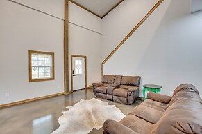 Peaceful Yantis Retreat - 1 Mi to Lake Fork!