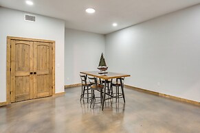 Serene Yantis Getaway - 1 Mi to Lake Fork!