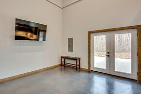 Serene Yantis Getaway - 1 Mi to Lake Fork!