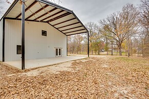 Serene Yantis Getaway - 1 Mi to Lake Fork!