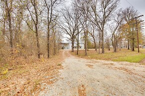 Serene Yantis Getaway - 1 Mi to Lake Fork!