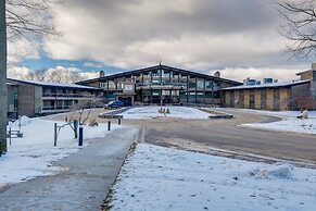 Bellaire Vacation Rental - Ski Shuttle Access!